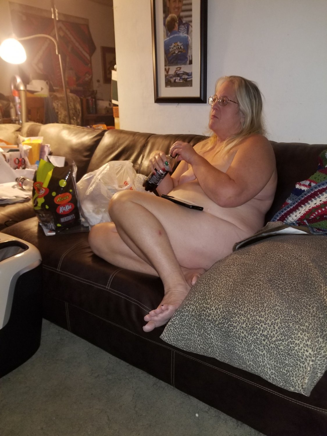 Chubby Wife loves to fuck strangers just an old Bar Whore