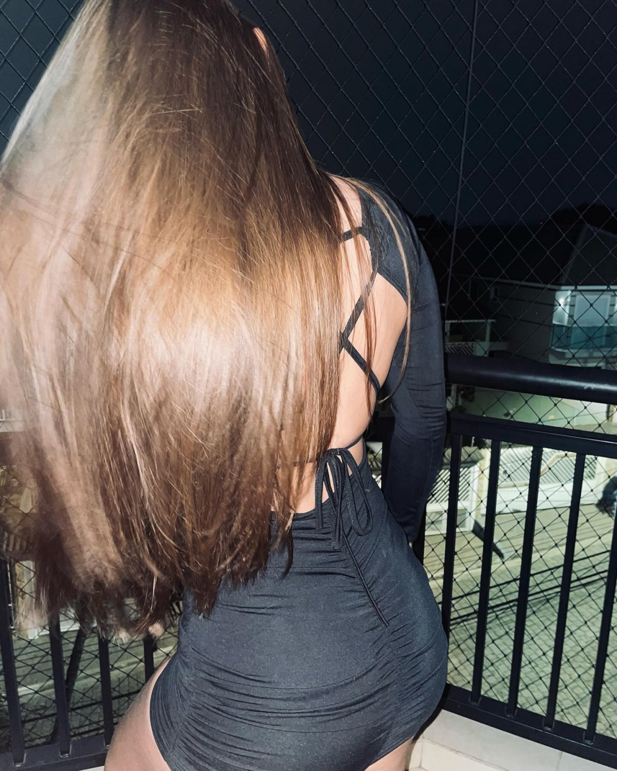 Gorgeous brunette girl #7gNfUUyZ