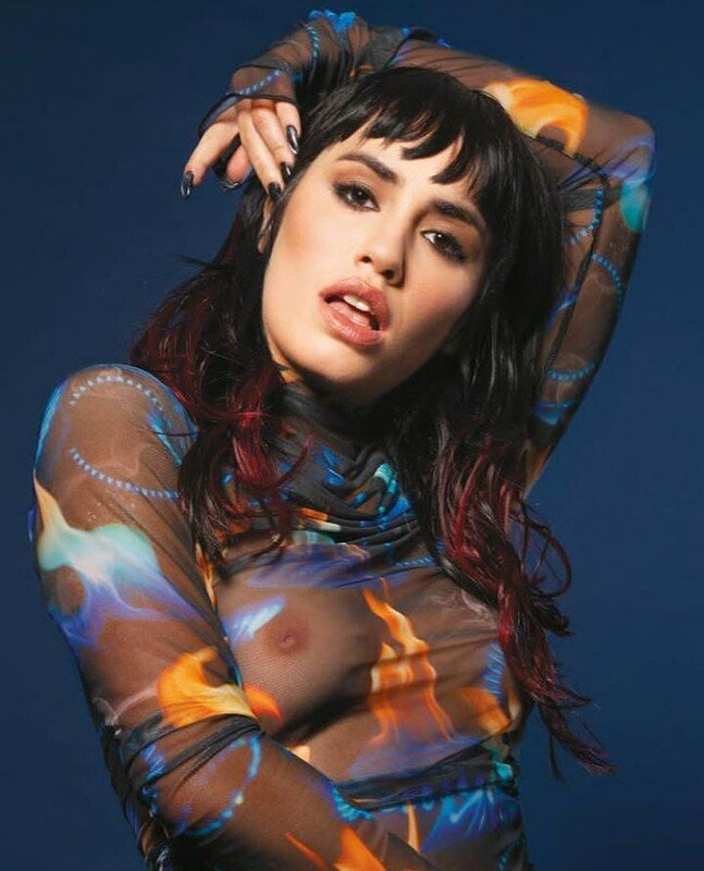 Ricas ubres y pezones de Lali Esposito (REALES) #Y2dSRssL
