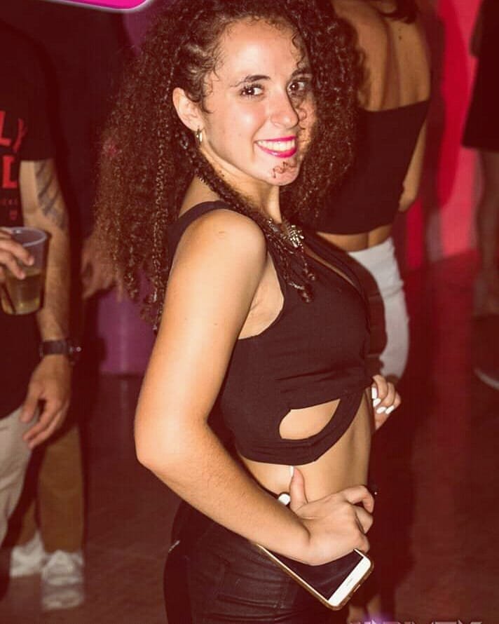 La profe de lengua toda una puta #1FxfZoTs