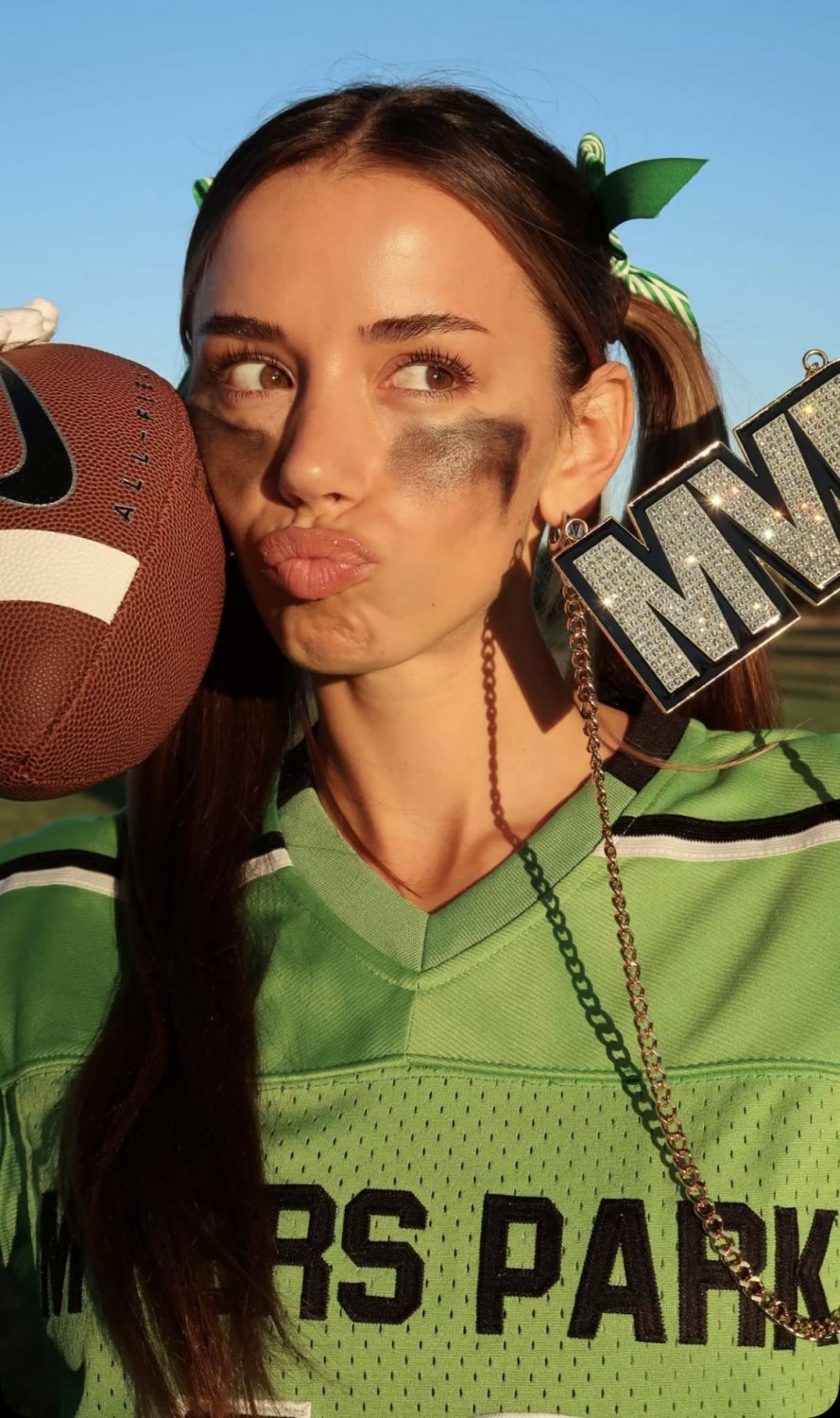 Did you guys like Sadie’s halloween costume? #CR2dpORg